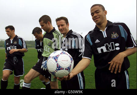 Newcastle United football players L-R : Gary Speed, Robert Lee, goalkeeper Shay Given, Kevin Gallagher and Kieron Dyer show off the new Newcastle away strip, sponsored by NTL, at their training ground in Chester-le-Street. Stock Photo