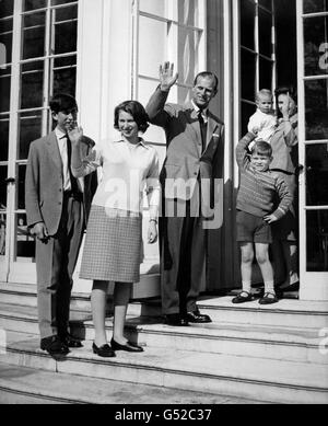 Baby Prince Edward with his parents, Queen Elizabeth II, and the Duke of Edinburgh, and siblings the Prince of Wales, Princess Anne and Prince Andrew. Stock Photo