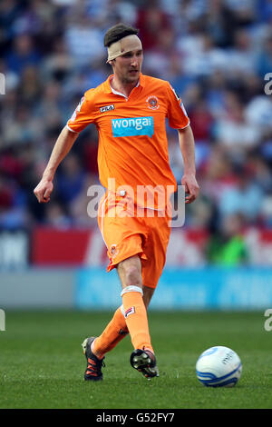 Soccer - npower Football League Championship - Reading v Blackpool - Madejski Stadium. Chris Basham, Blackpool Stock Photo