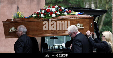 The coffin of former world champion darts player Jocky Wilson arrives at Kirkcaldy Crematorium in Scotland, ahead of his funeral. Stock Photo