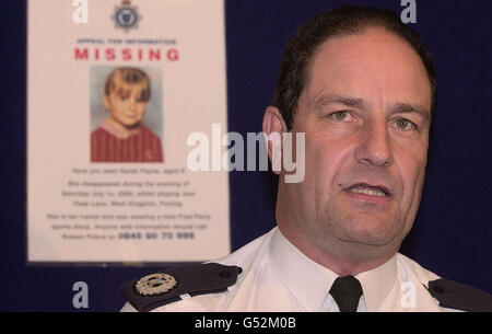Assistant Chief Constable Nigel Yeo at a press conference at Littlehampton Police Station, Sussex. The hunt for missing 8 year old Sarah Payne enters its 12th day. Stock Photo