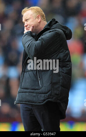 Soccer - Barclays Premier League - Aston Villa v Stoke City - Villa Park. Aston Villa's manager Alex McLeish on the sideline Stock Photo