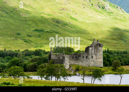 United Kingdom, Scotland, Argyll and Bute, Dalmally, Loch Awe, View of the Castle Kilchurn Ruin Stock Photo