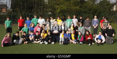 Scotland 7s player Adam Ashe returns to his former school, Alva Primary School in Clackmannanshire, to meet pupils ahead of the Emirates Airline Glasgow 7s. Stock Photo