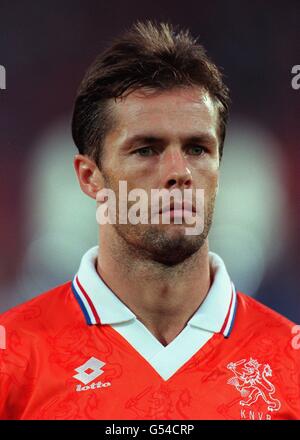 Soccer - UEFA Euro 1996 qualifying Group 5 - Netherlands v Belarus - De Kuip, Rotterdam. JOHAN De KOCK, NETHERLANDS ****** PORTRAIT Stock Photo