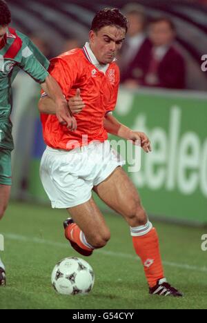 Soccer - UEFA Euro 1996 qualifying Group 5 - Netherlands v Belarus - De Kuip, Rotterdam Stock Photo