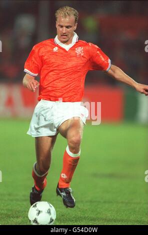 Soccer - UEFA Euro 1996 qualifying Group 5 - Netherlands v Belarus - De Kuip, Rotterdam Stock Photo