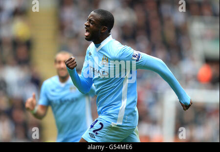 Manchester City's Yaya Toure celebrates scoring his side's second goal of  the game with David Silva (left Stock Photo - Alamy