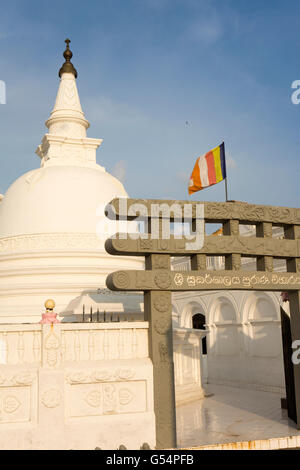 Sri Lanka, Galle Fort, Parawa Street, Sri Sudharmalala Buddhist Vihara temple Stock Photo