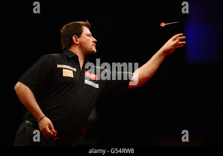 Darts - McCoy's Premier League Darts - Metro Radio Arena. James Wade in action against Raymond Van Barneveld during the McCoy's Premier League Darts meeting at the Metro Radio Arena, Newcastle. Stock Photo