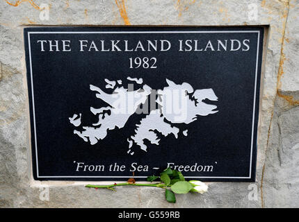 A white rose placed on the new memorial commemorating the 255 British servicemen who died in the Falklands War, unveiled at the National Memorial Arboretum in Staffordshire. Stock Photo