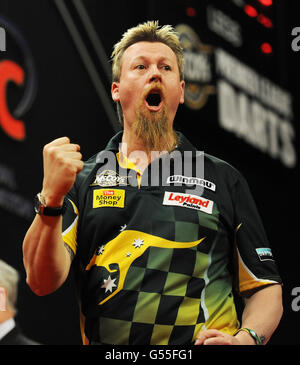 Simon Whitlock celebrates his win over Adrian Lewis during the McCoy's Premier League Darts meeting at the Metro Radio Arena, Newcastle. Stock Photo