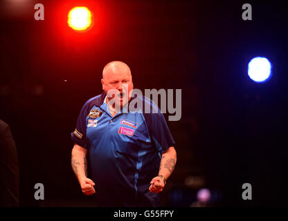 Darts - McCoy's Premier League Darts - Metro Radio Arena Stock Photo