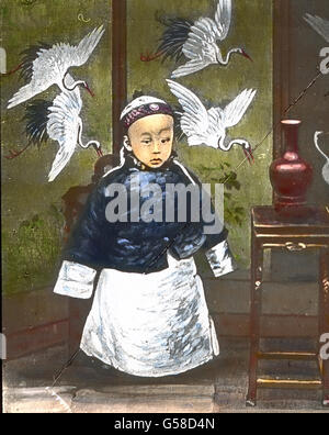 Pu Yi, der letzte Kaiser von China, als Kleinkind. Trip to China, portrait of Pu Yi as child, last emperor of China,  history, historical, Carl Simon, hand coloured glass slide Stock Photo