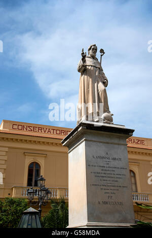 Statue Of San Francesco Sorrento Campania Italy Stock Photo Alamy statue-of-san-francesco-sorrento-campania-italy-stock-photo-alamy