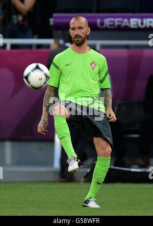 Soccer - UEFA Euro 2012 - Semi Final - Portugal v Spain - Portugal Training - Donbass Arena. Portugal's Raul Meireles during training at the Donbass Arena in Donetsk ahead of their Semi Final match against Spain tomorrow Stock Photo