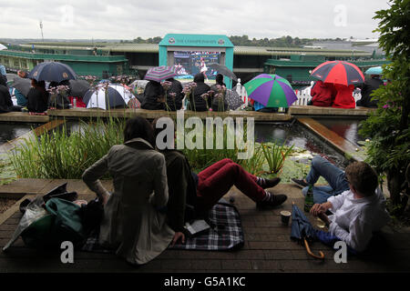 Tennis - 2012 Wimbledon Championships - Day Eight - The All England Lawn Tennis and Croquet Club Stock Photo