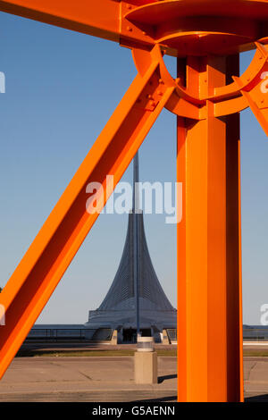 The Calling Framing Out the Calatrava In Milwaukee Stock Photo