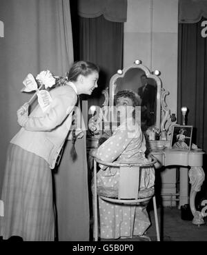 THORA HIRD & JANETTE SCOTT ACTRESS (1954 Stock Photo - Alamy