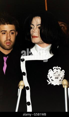 American pop star Michael Jackson arriving to address the Oxford Union. Stock Photo