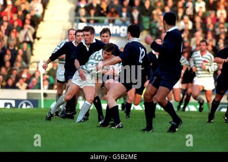 Rugby Union - Bowring Bowl - Oxford v Cambridge. Stephen Cottrell, Cambridge, runs into an Oxford barrier Stock Photo