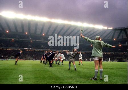 Rugby Union - Bowring Bowl - Oxford v Cambridge. Line-out under Twickenham's new floodlights Stock Photo