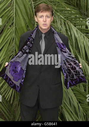 Sir Paul McCartney launches a range of scarves inspired by some of the last photographs by his late wife Linda at Kew Gardens in west London. The scarves have been produced to aid and promote the Millennium seed bank. * which is part of the largest conservation project of it's kind in the world and utilises a vast underground vault which will house millions of seeds from the world's most endangered species. Stock Photo