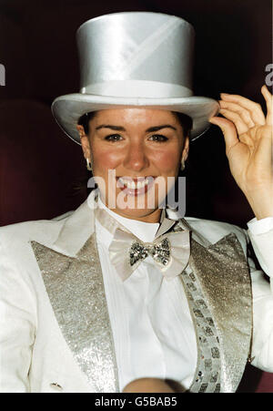 Brookside actress and Celebrity Big Brother runner up, Claire Sweeney, dressed in her chorus line costume at a photocall promoting 'A Night of 100 Stars', a salute to the songs and music of Marvin Hamlisch, at the London Palladium. Stock Photo