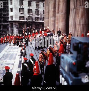 CHURCHILL FUNERAL 1965: A television camera (right) records the coffin of Sir Winston Churchill leaving St. Paul's Cathedral, London, after the funeral of the British Prime Minister, soldier and statesman. Stock Photo