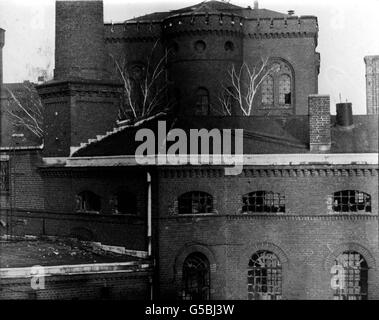 SPANDAU PRISON 1982: A section of the half-derelict Spandau Prison in the British sector of West Berlin, Germany. The prison is home of Adolf Hitler's former Deputy, Rudolf Hess (d.1987). Stock Photo