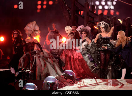 London Olympic Games - Day 16. Annie Lennox performs during the Olympic Games Closing Ceremony at the Olympic Stadium, London. Stock Photo