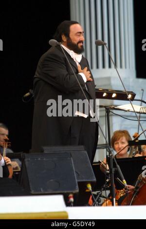 Italian tenor Luciano Pavarotti on stage at Picnic with Pavarotti, in London's Hyde Park. Stock Photo