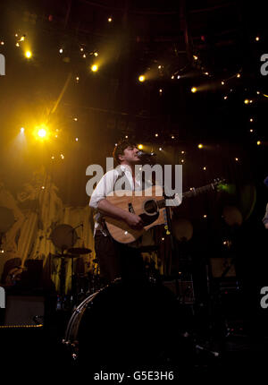 Mumford & Sons Performing live in concert at the Manchester Arena
