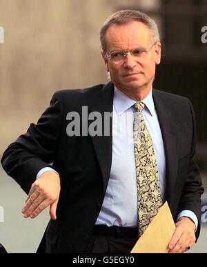 Lord Archer arrives at the Old Bailey. The best-selling novelist and former deputy chairman of the Tory Party, denies perverting the course of justice, perjury and using a diary as a false instrument in connection with his 1987 libel case against a newspaper. Stock Photo