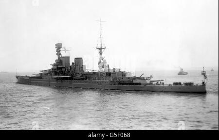 Royal Navy Battleship HMS Repulse Photographed In 1938 Stock Photo - Alamy