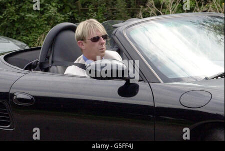 Actor Kevin Kennedy, who plays Curly Watts in ITV1's Coronation Street arrives at Langar Hall, Nottinghamshire, for the wedding of actress Sarah Lancashire to BBC's Director of Sport Peter Salmon. Stock Photo