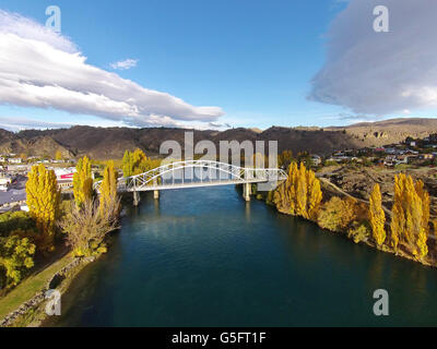 Alexandra Bridge and Clutha River in autumn, Central Otago, South ...