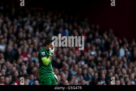 Soccer - Barclays Premier League - West Ham United v Arsenal - Upton Park. Arsenal goalkeeper Vito Mannone Stock Photo
