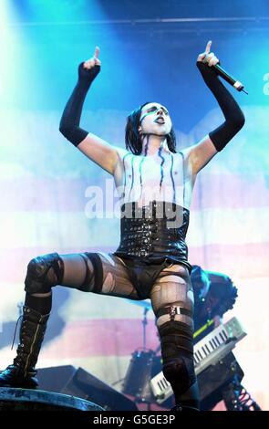 American rock singer Marilyn Manson performing on the Main Stage at the 2001 Reading music festival. Stock Photo