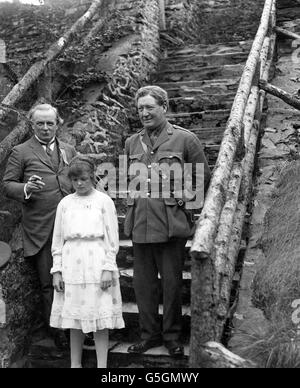 Dr Lynn Thomas (right), with David Lloyd George and daughter Megan at Devil's Bridge near Aberystwyth. Stock Photo