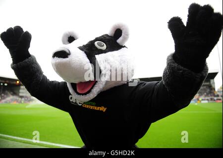 Soccer - Barclays Premier League - Fulham v Aston Villa - Craven Cottage. Fulham mascot Billy the Badger Stock Photo