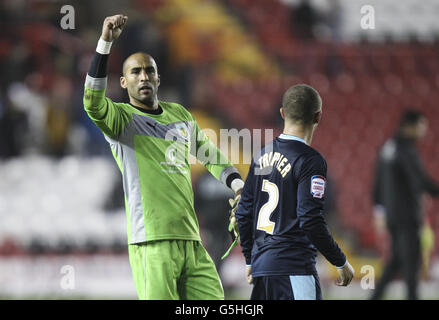 Soccer - npower Football League Championship - Bristol City v Burnley - Ashton Gate. Burnley goalkeeper Lee Grant (left) celebrates after the game Stock Photo