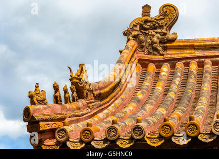 Roof decorations in the Forbidden City, Beijing Stock Photo