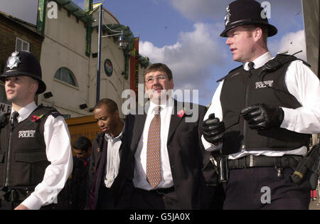 Home Office Minister Bob Ainsworth visits Brixton Stock Photo