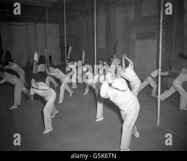 Cricket coach Harry Crabtree teaches young trainees - Alexandra Palace ...