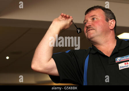 Darts - Grand Slam of Darts Promotion Event - Wolverhampton Racecourse Stock Photo