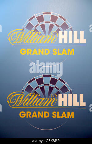 Darts - Grand Slam of Darts Promotion Event - Wolverhampton Racecourse. William Hill signage Stock Photo