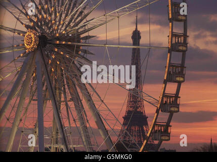 The French equivalent of The London Eye, a three-year-old big wheel near the Eiffel Tower, Paris. The ride's owner has gone to court to save the wheel from being taken down. Stock Photo