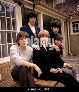 23RD NOVEMBER: On this day in 1964 the Rolling Stones were banned from the BBC for showing up late for radio shows. (l-r) Mick Jagger, Bill Wyman, Brian Jones, Keith Richards and Charlie Watts. Stock Photo