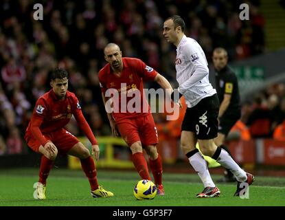 Liverpool's Sanchez Jose Enrique (right) and Manchester United's Chris ...